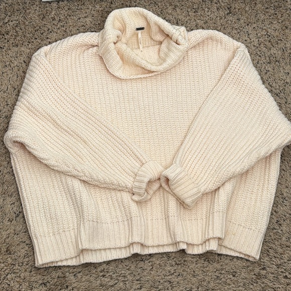 Free People Sweaters - Free People SZ XS\S/M T/P, thick cable knit, cowl neck, off white, sweater